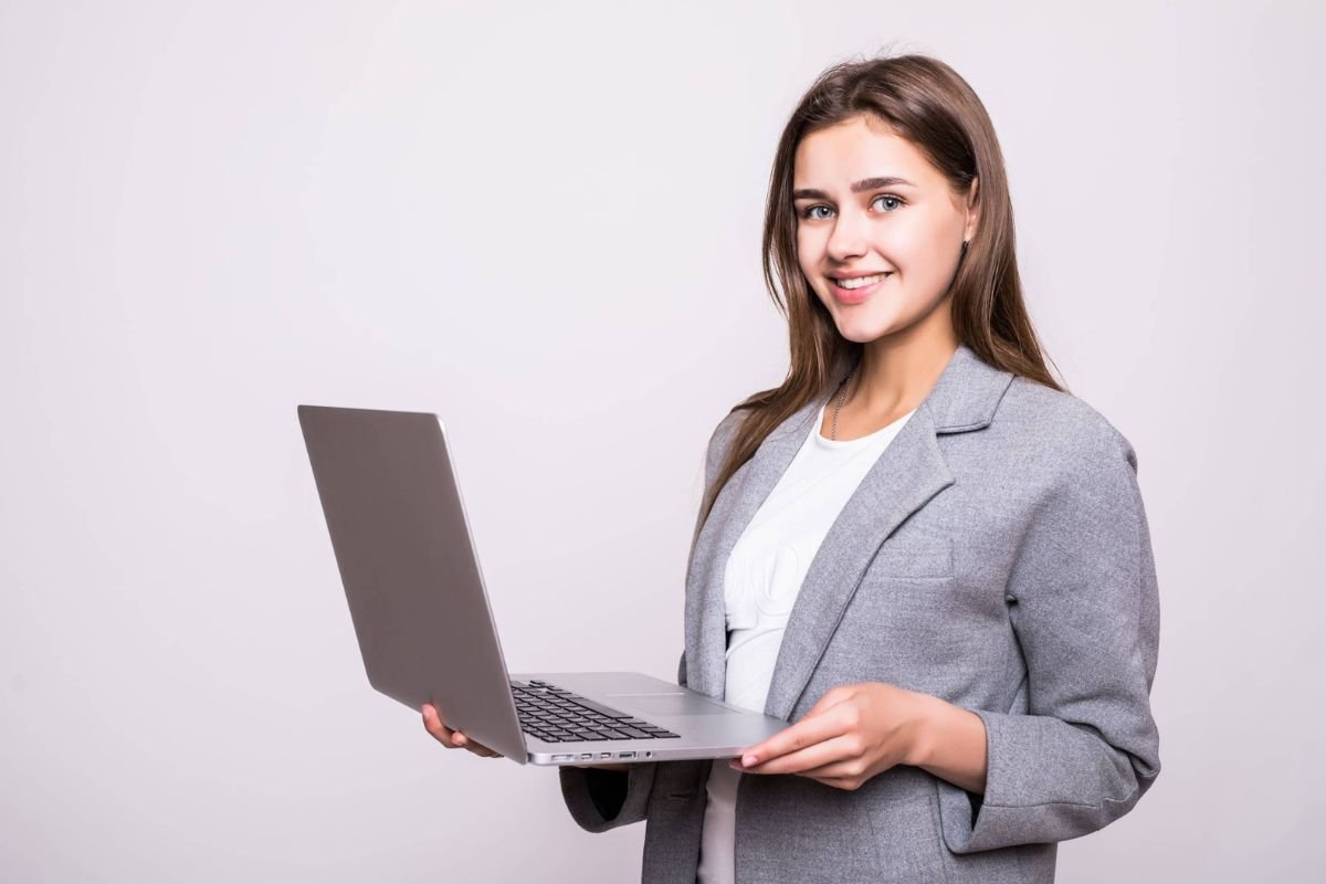 Winter Office Outfit Ideas That Make Getting Dressed Easy