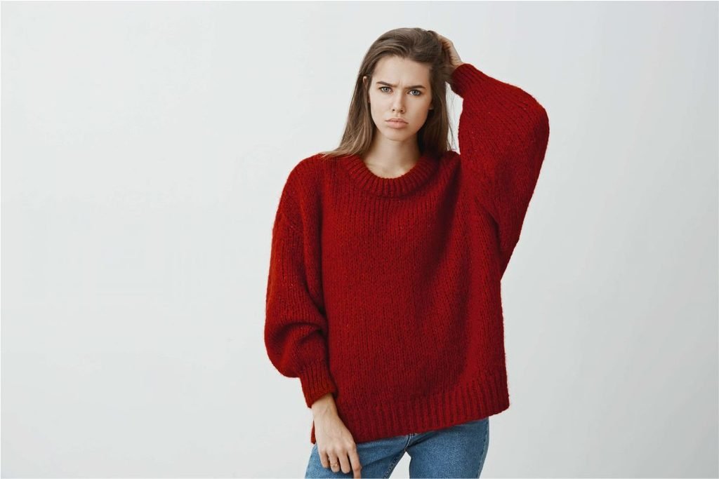 Oversized Sweater With Straight-Leg Jeans