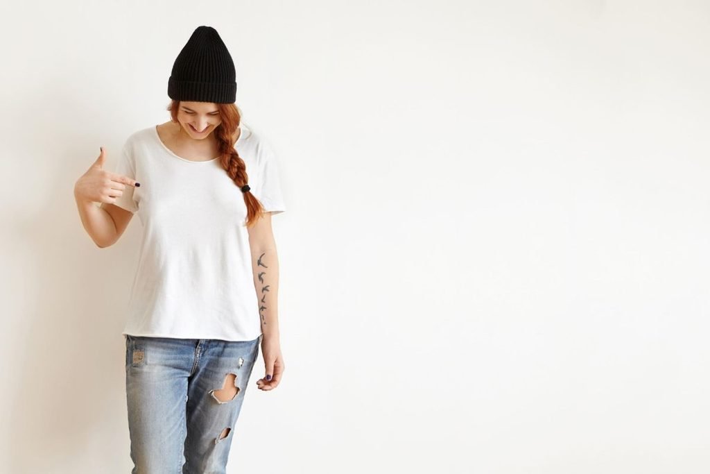 Oversized Graphic Tee With Straight-Leg Jeans