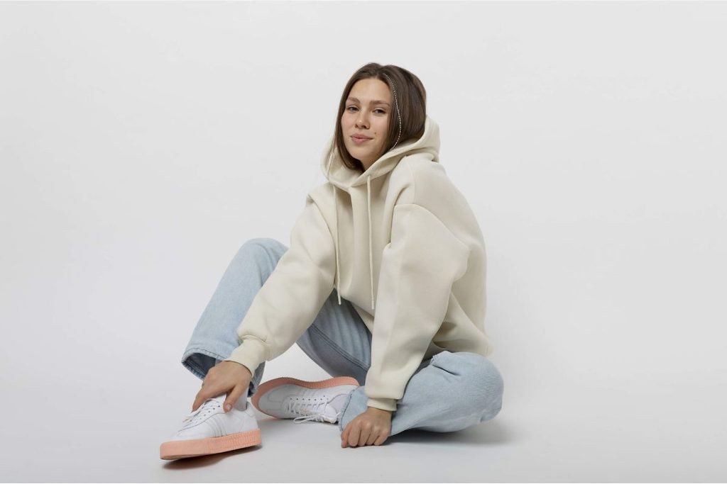 Oversized Hoodie With Wide-Leg Jeans