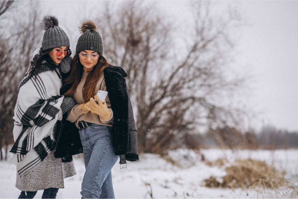 13 Winter Outfits for Women |  Stylish & Cozy Ideas for Cold Weather