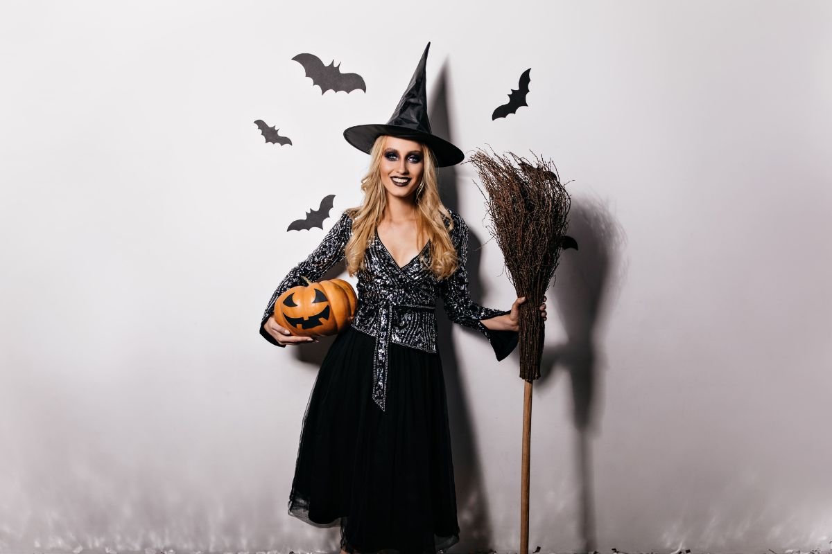 6 Halloween Outfit Ideas: Cute Costume Ideas for Women